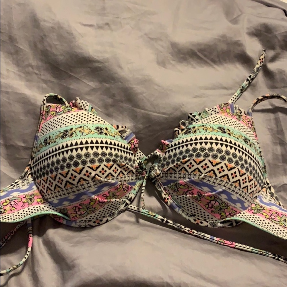 Victoria’s Secret bikini top multi colored 34C